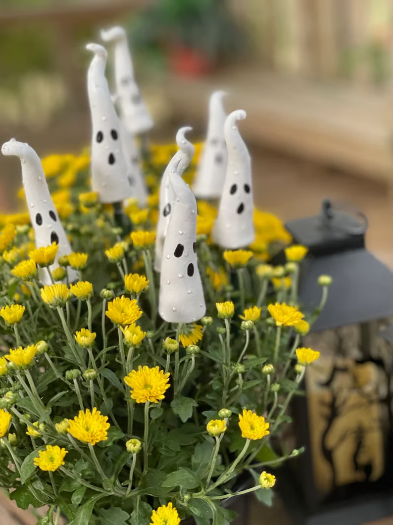 Halloween Ghost Yard Stakes – Spooky Outdoor & Home Decor