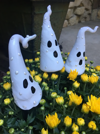 Halloween Ghost Yard Stakes – Spooky Outdoor & Home Decor