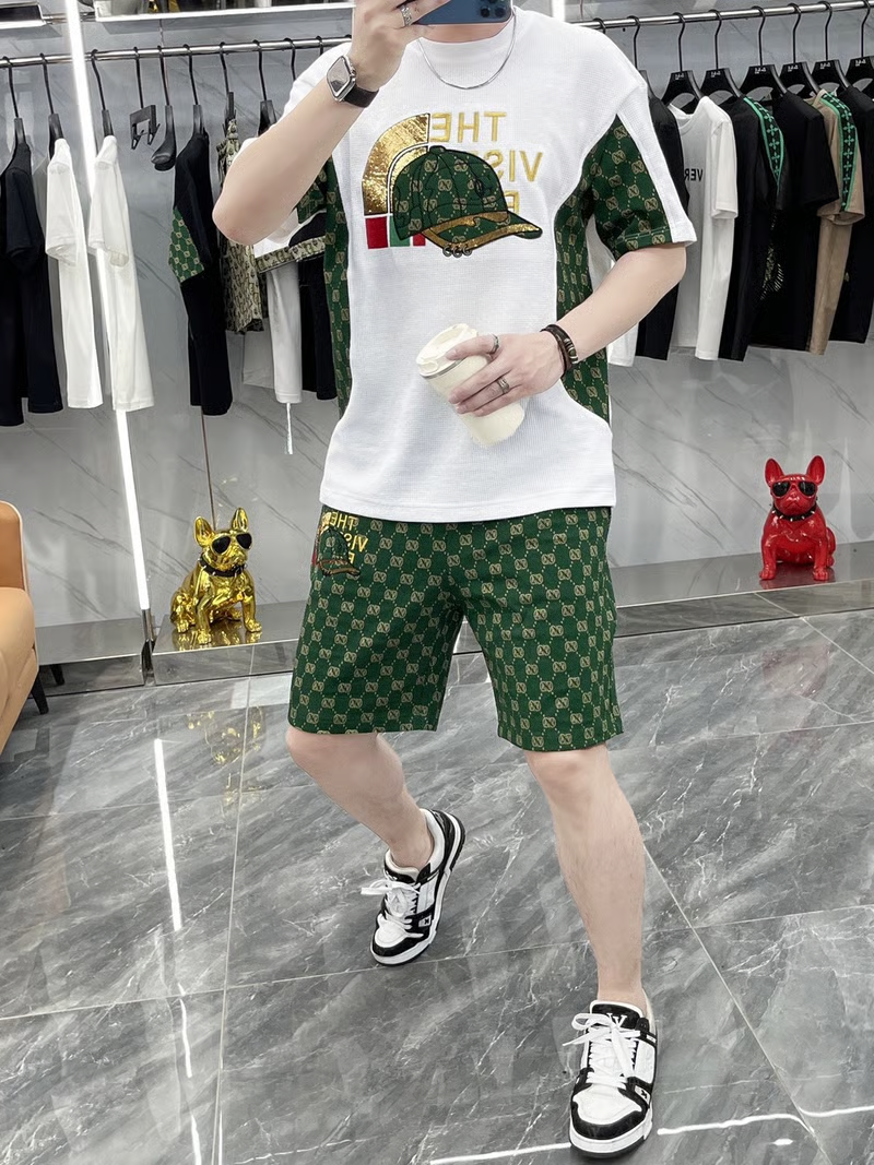 Men's casual wear set embroidered bear pattern