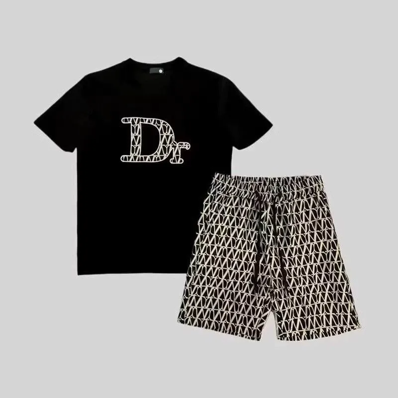 Men's casual wear set embroidered bear pattern