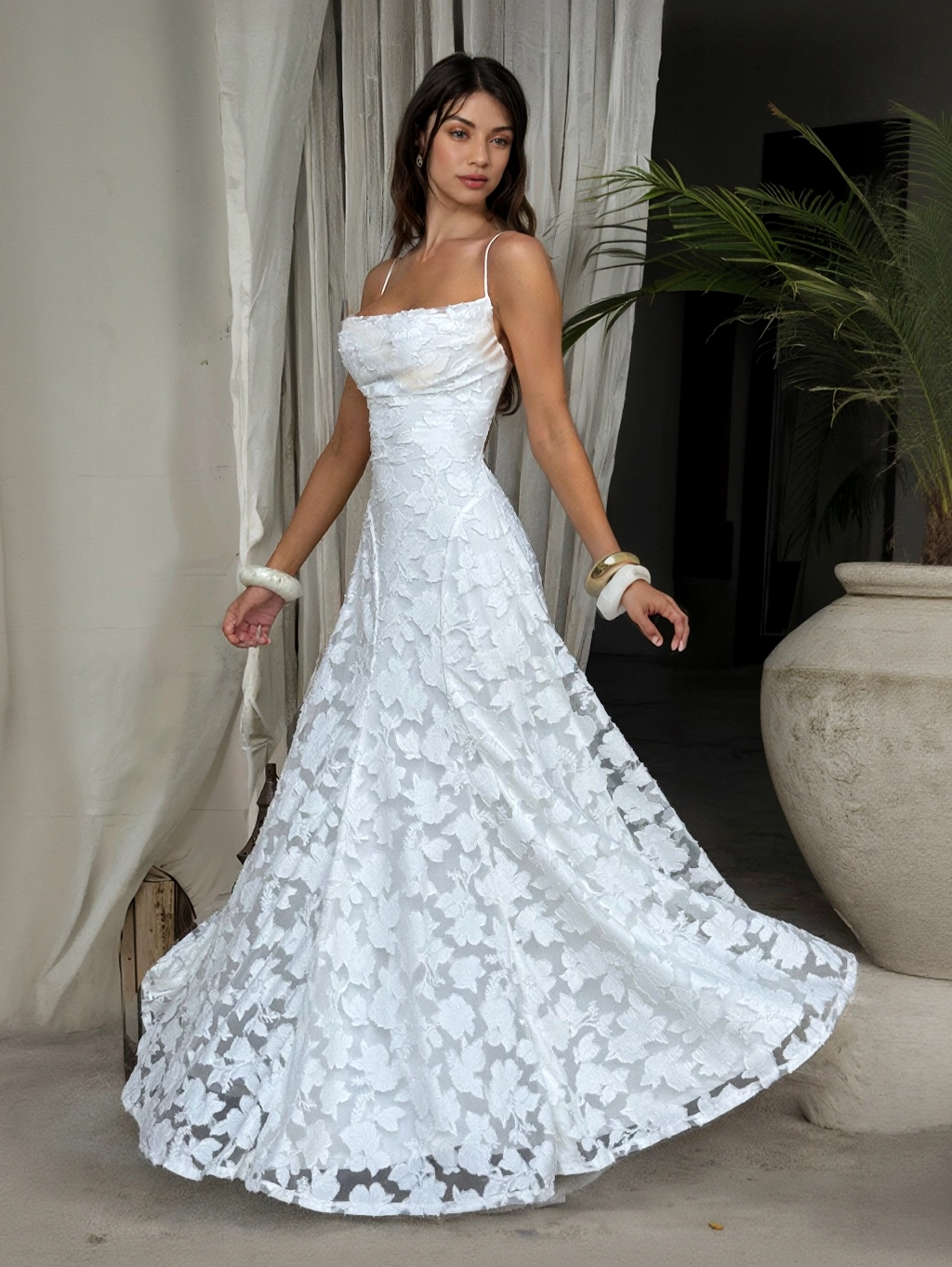 Elegant Floral Lace Spaghetti Strap Maxi Dress