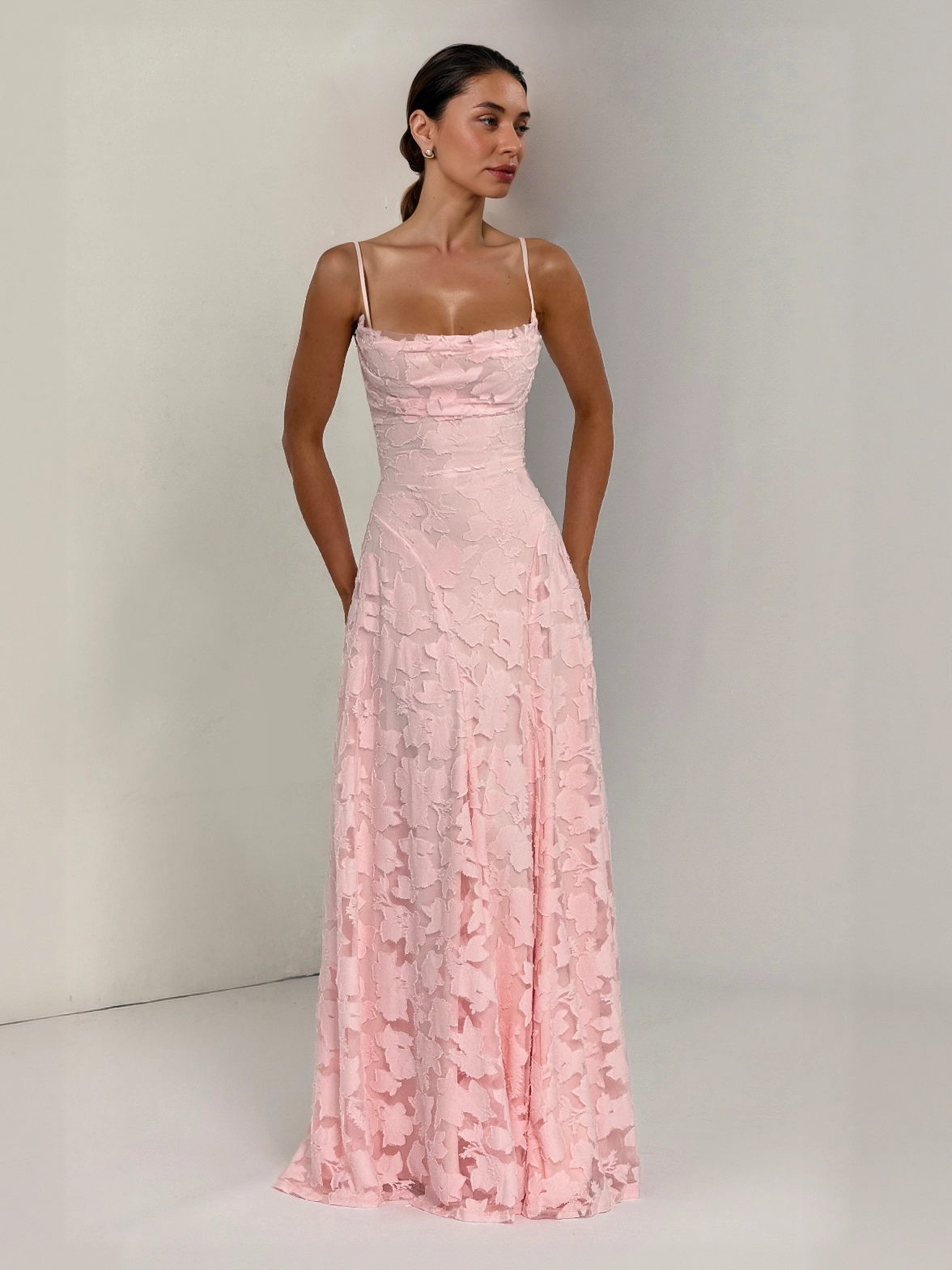 Elegant Floral Lace Spaghetti Strap Maxi Dress