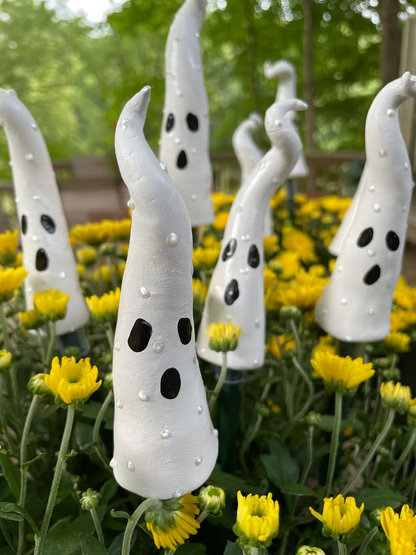 Halloween Ghost Yard Stakes – Spooky Outdoor & Home Decor