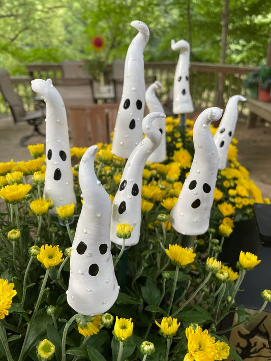 Halloween Ghost Yard Stakes – Spooky Outdoor & Home Decor
