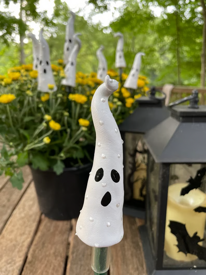 Halloween Ghost Yard Stakes – Spooky Outdoor & Home Decor