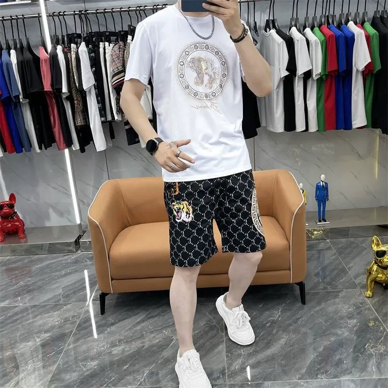 Men's casual wear set embroidered bear pattern
