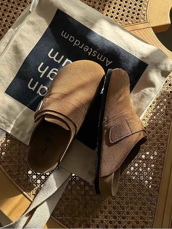 Suede Metal-Plate Strap Streetwear Clogs