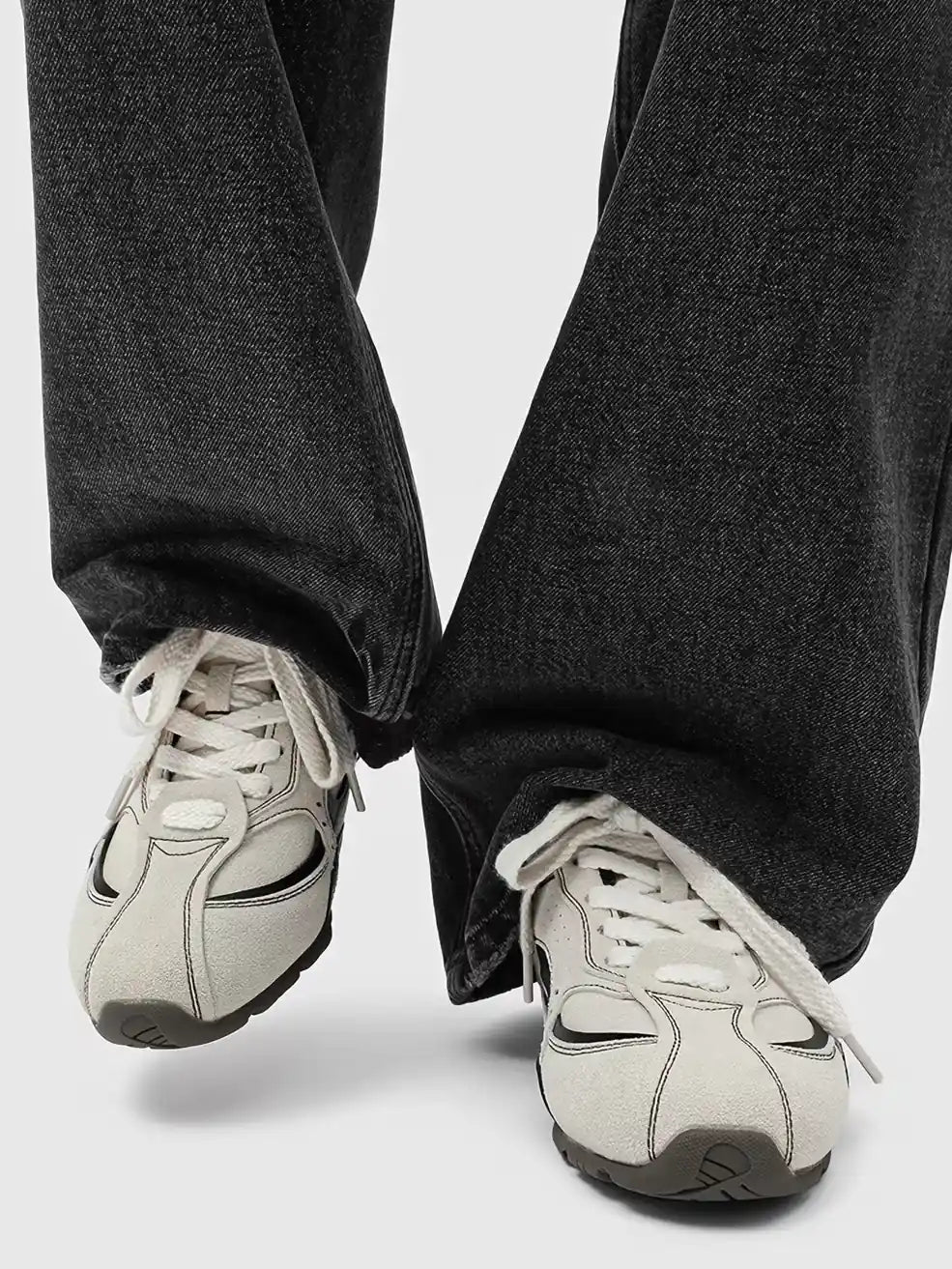 Low-Top Suede Vintage German Training Sneakers