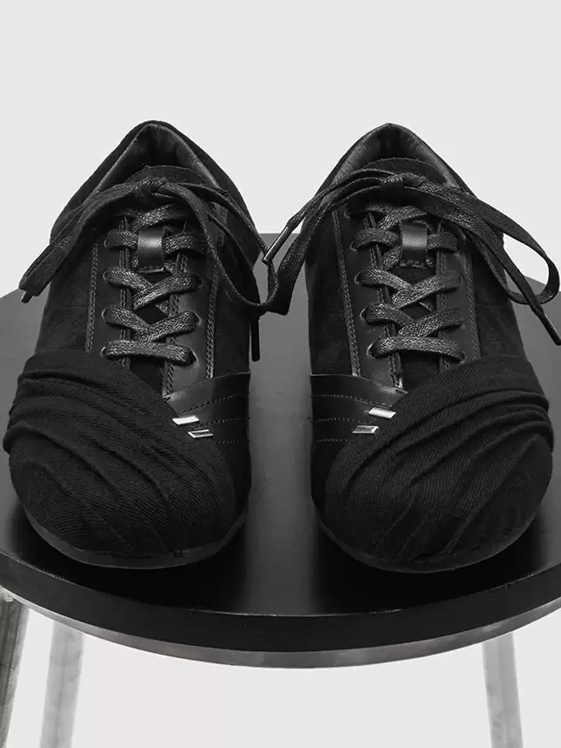 Niceprimes Pleated Toe Wrap Leather Low-Top Sneakers