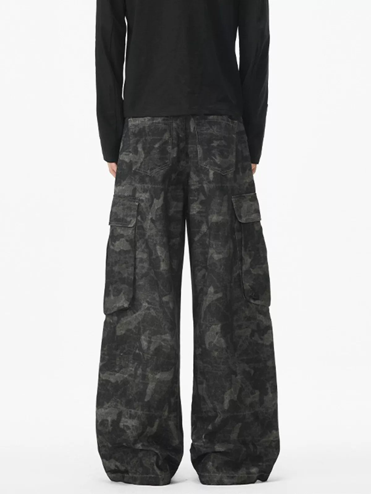 Dark Camo Wide-Leg Cargo Pants