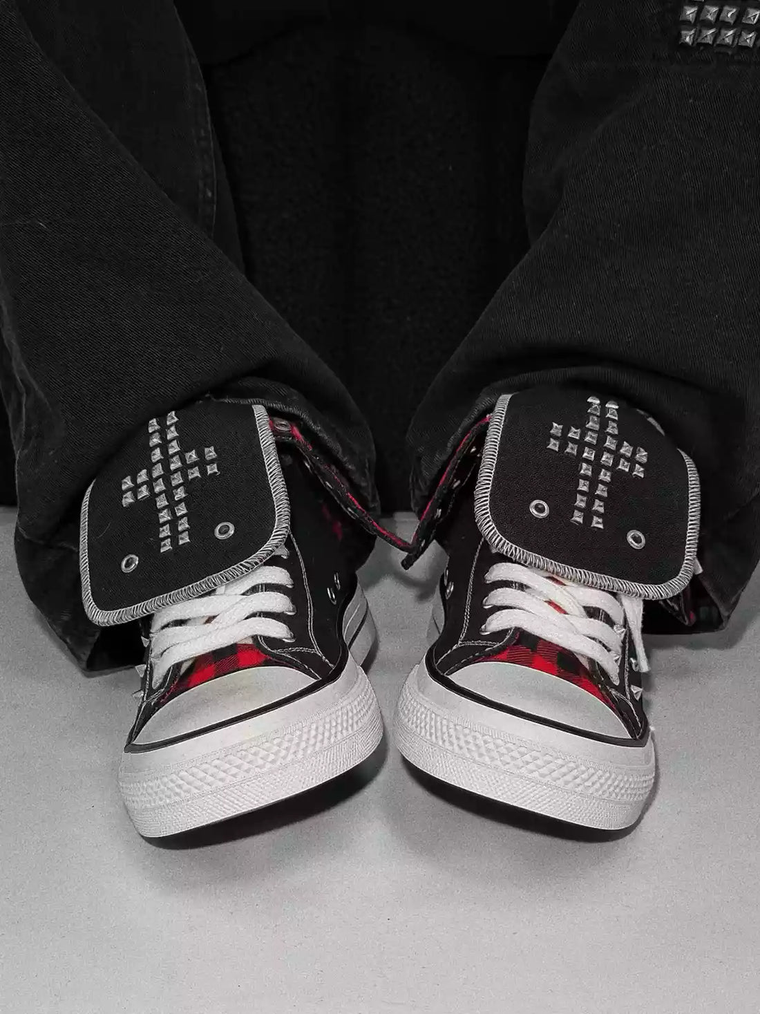 Niceprimes Rivet Cross Studded Plaid Fold-Over High-Top Sneakers