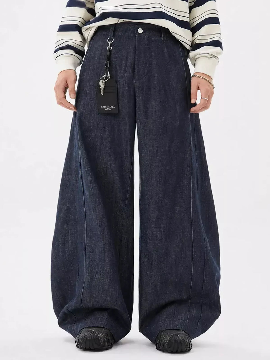 Lightweight Structured Barrel Jeans