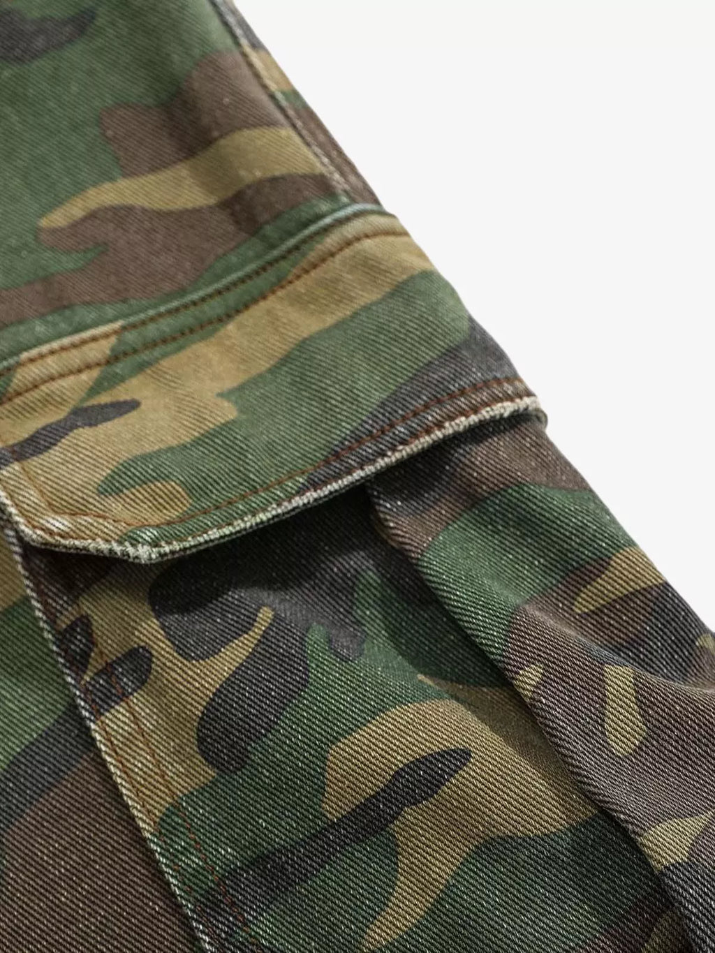 Distressed Camo Cargo Baggy Pants