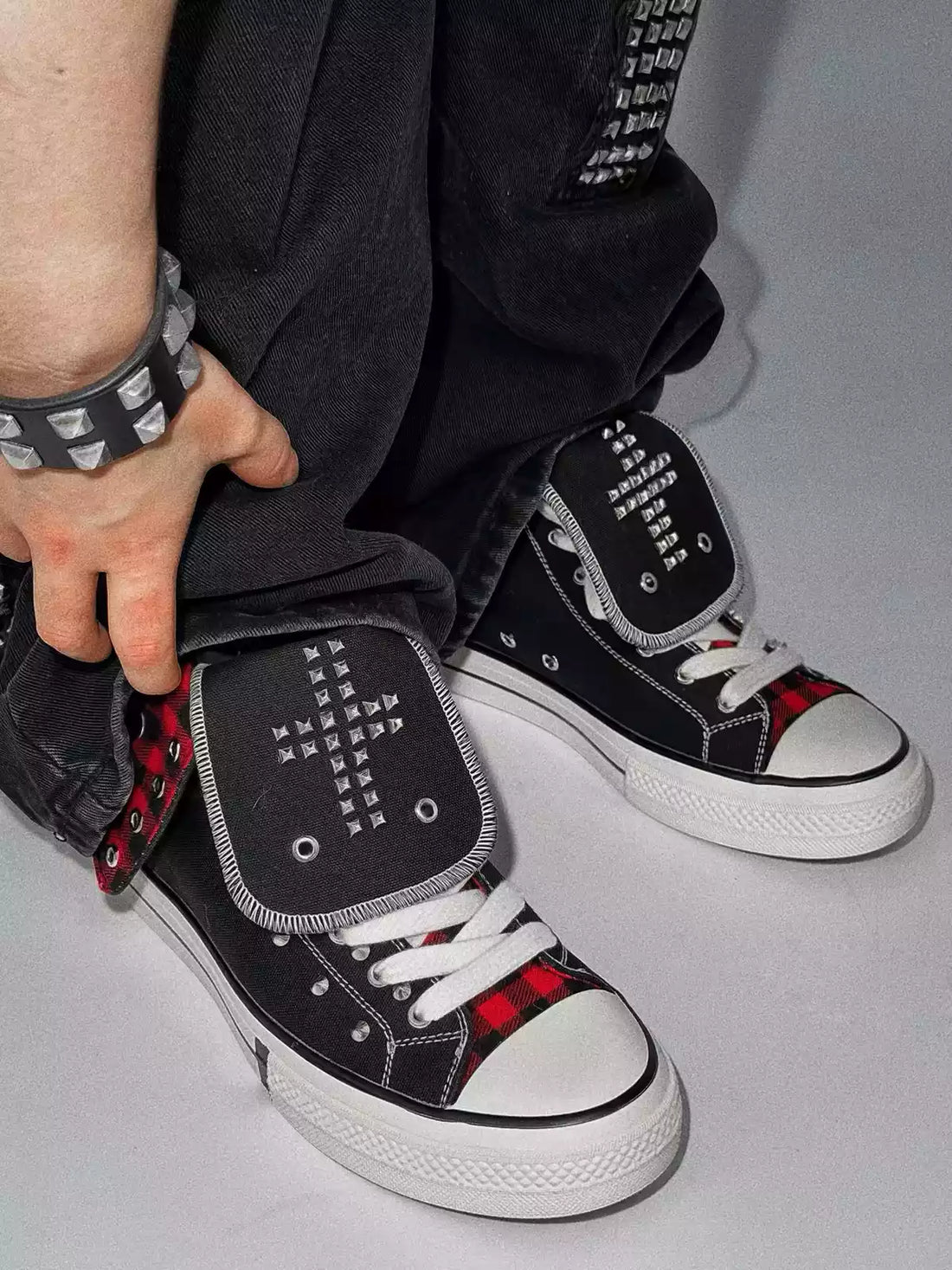 Niceprimes Rivet Cross Studded Plaid Fold-Over High-Top Sneakers
